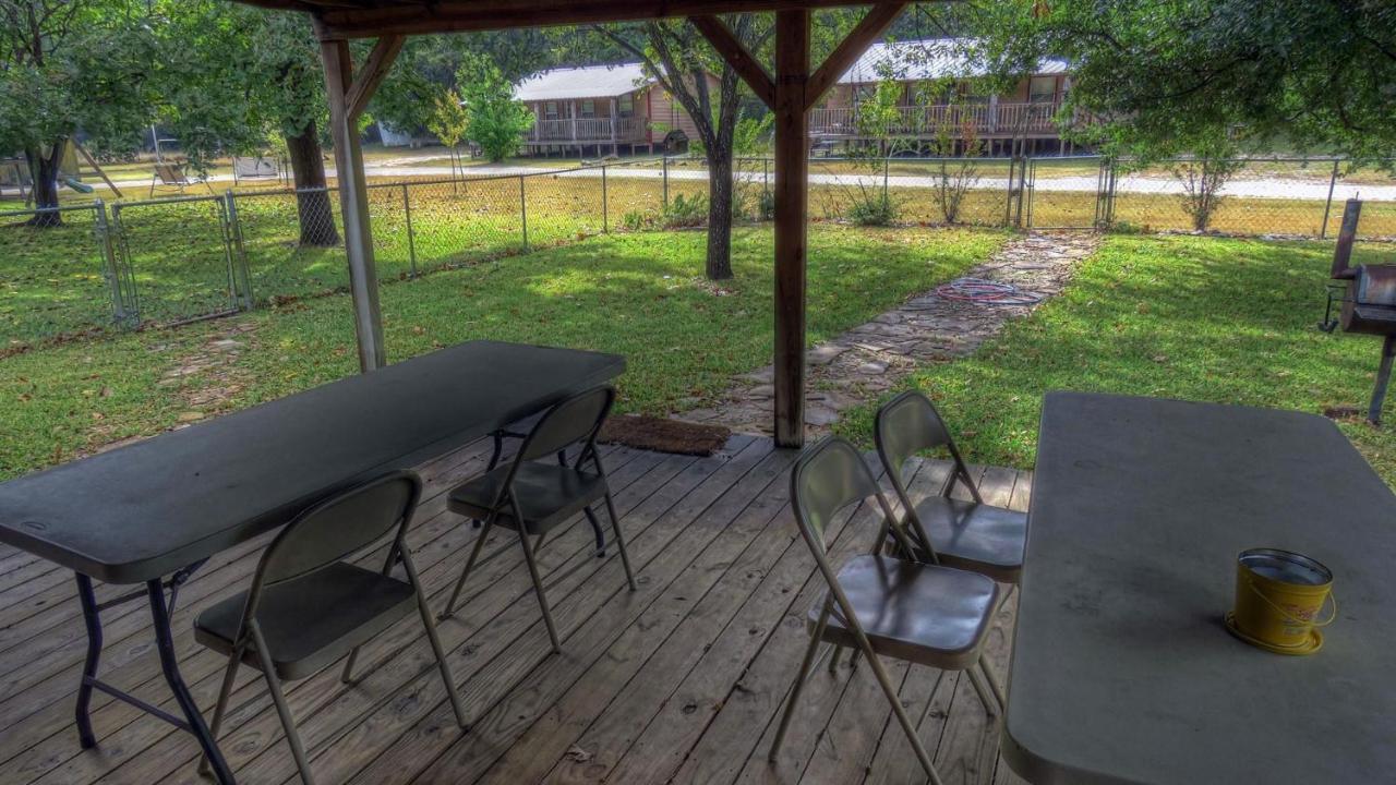 Riverstone Cabins Leakey Exterior foto